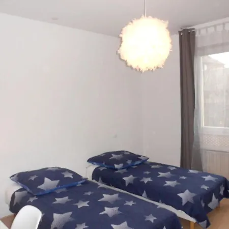 Apartmán With One Bedroom In With Balcony And Wifi *